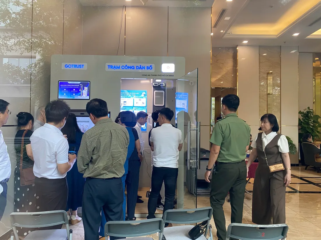 Trạm công dân số Vinhomes Golden River